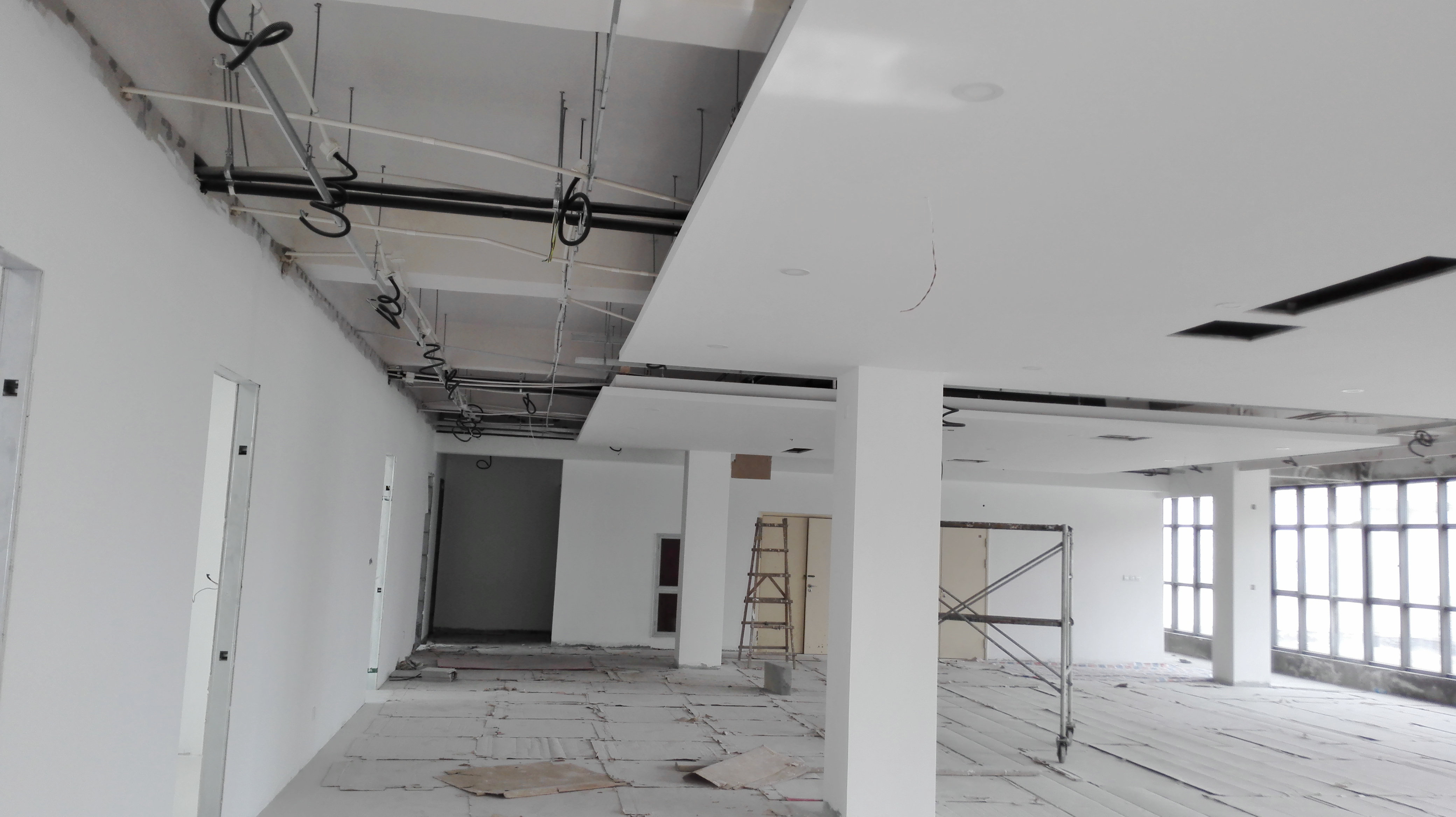 廠房辦公室裝修施工圖片